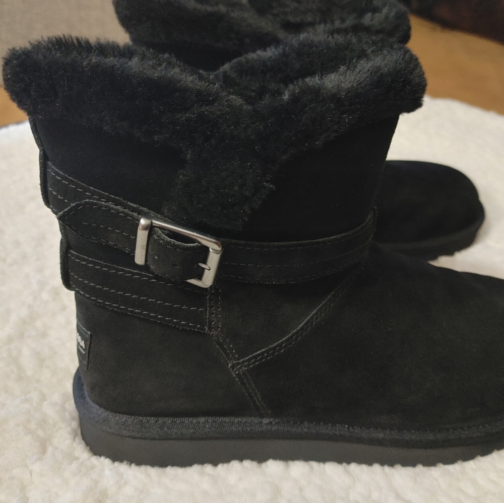 Ladies kookaburra by UGG Boots new  never wore size 8 firm on price Black